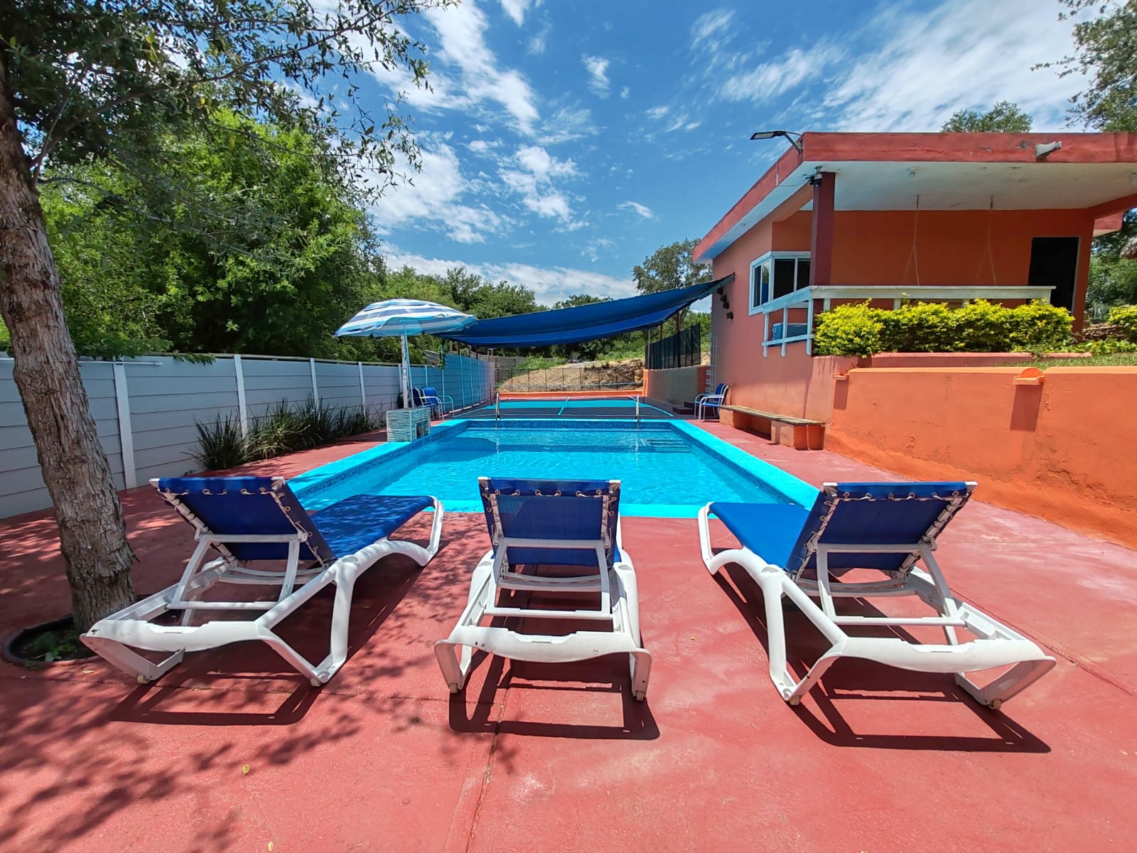 https://regioservicios.com/inmobiliaria/detalle/quinta-en-venta-en-montemorelos-quinta-venta-montemorelos-canoas-foto_6