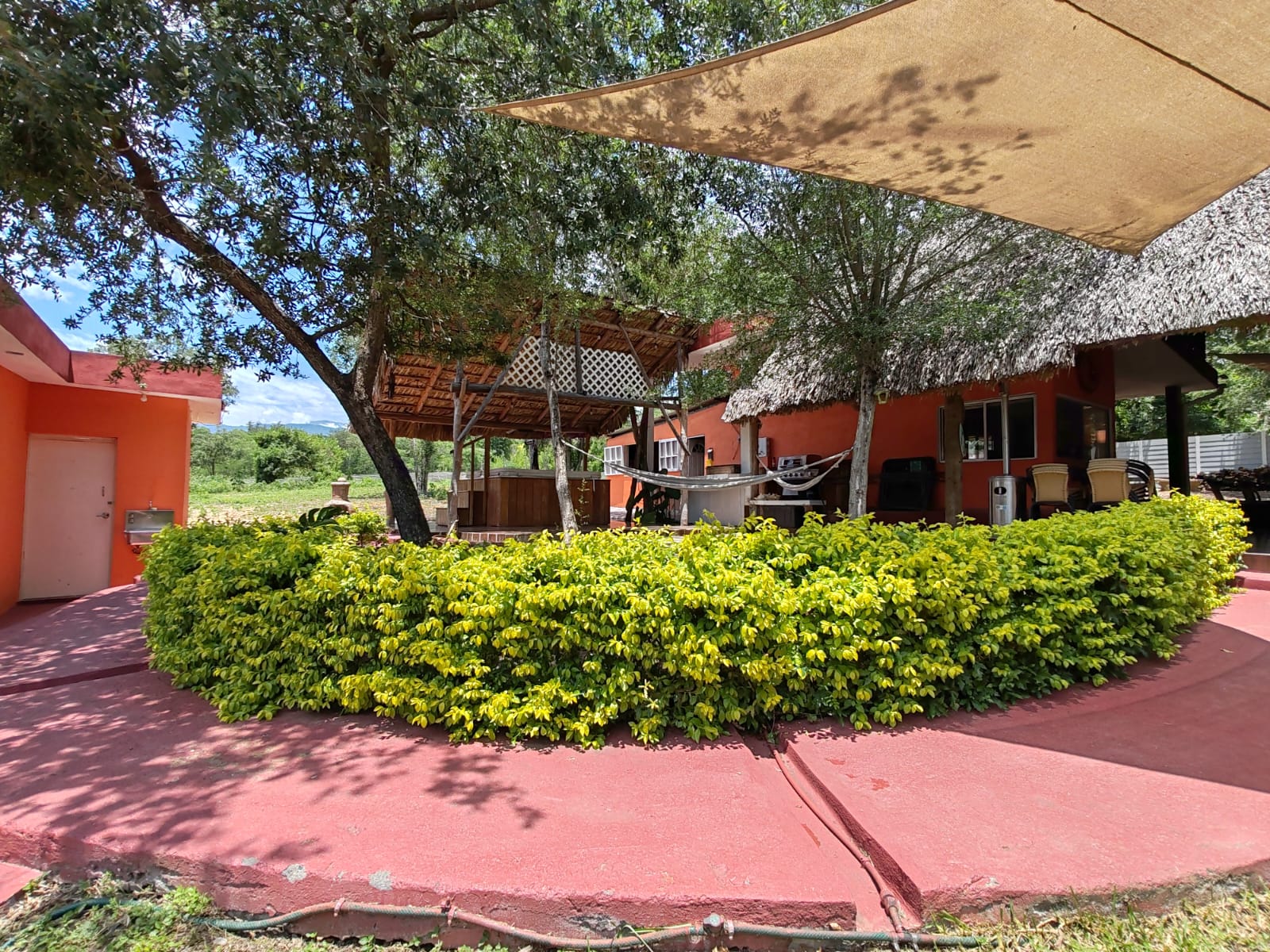 https://regioservicios.com/inmobiliaria/detalle/quinta-en-venta-en-montemorelos-quinta-venta-montemorelos-canoas-foto_23