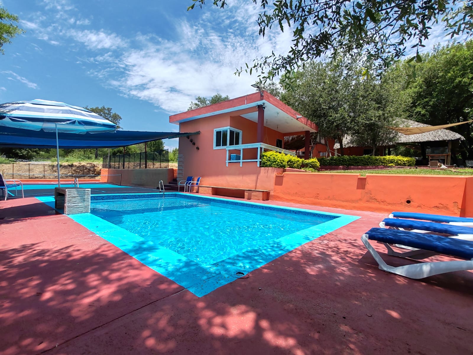 https://regioservicios.com/inmobiliaria/detalle/quinta-en-venta-en-montemorelos-quinta-venta-montemorelos-canoas-foto_24